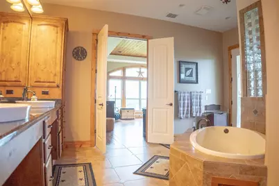 2810 Bridlewood Ranches Drive, San Marcos, TX 78666 - Photo 15