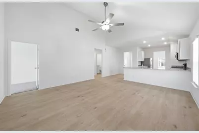 217 W Luna Blue Lane, Jarrell, TX 76537 - Photo 5