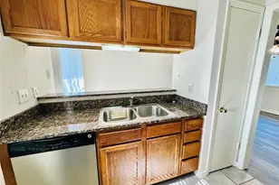 6810 Deatonhill Dr, Austin, TX 78745 - Photo 11