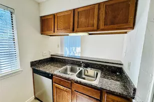 6810 Deatonhill Dr, Austin, TX 78745 - Photo 9