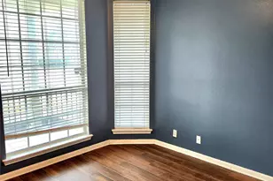 107 Holmstrom St, Hutto, TX 78634 - Photo 7