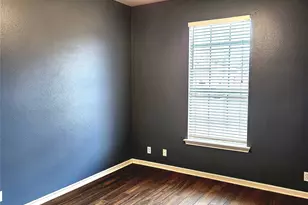 107 Holmstrom St, Hutto, TX 78634 - Photo 9