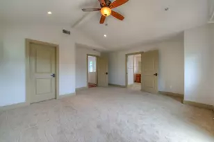 605 Peacock Ln, Austin, TX 78704 - Photo 11