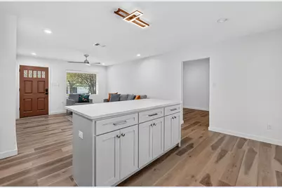 204 Chippendale Avenue, Austin, TX 78745 - Photo 11