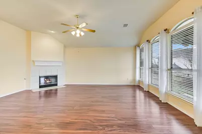802 Sykes Court, Pflugerville, TX 78660 - Photo 9