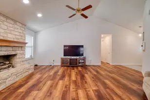2010 Lark Ln, Taylor, TX 76574 - Photo 7