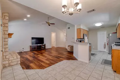 2010 Lark Lane, Taylor, TX 76574 - Photo 13