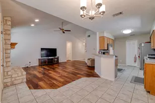 2010 Lark Ln, Taylor, TX 76574 - Photo 13