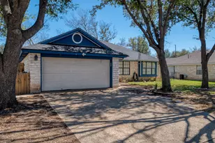 2010 Lark Ln, Taylor, TX 76574 - Photo 3