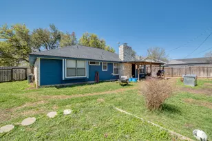 2010 Lark Ln, Taylor, TX 76574 - Photo 25