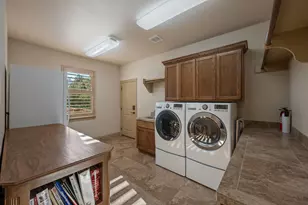 204 Overlook Ct, Georgetown, TX 78628 - Photo 19