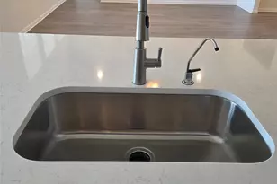 141 Pendleton Dr, Kyle, TX 78640 - Photo 7