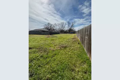 612 Briggs Street, Lampasas, TX 76550 - Photo 9