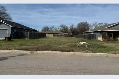 612 Briggs Street, Lampasas, TX 76550 - Photo 1