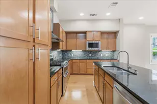 2520 Bluebonnet Dr, Austin, TX 78704 - Photo 9