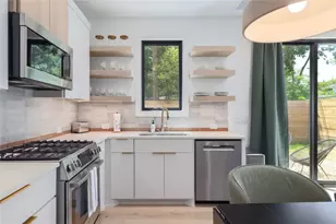 87 Chalmers Ave, Austin, TX 78702 - Photo 9