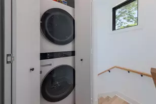 87 Chalmers Ave, Austin, TX 78702 - Photo 15