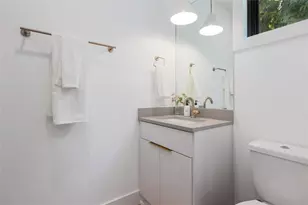 87 Chalmers Ave, Austin, TX 78702 - Photo 13