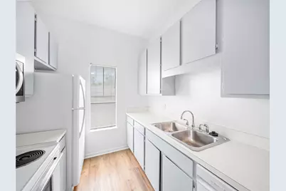 712 Graham Place #304, Austin, TX 78705 - Photo 11