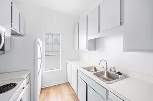 712 Graham Pl, Austin, TX 78705 - Photo 11