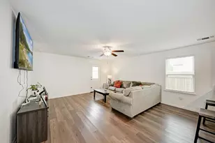 132 Maywood Ln, Jarrell, TX 76537 - Photo 11