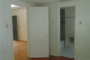 912 W 22 1/2 St, Austin, TX 78705 - Photo 9