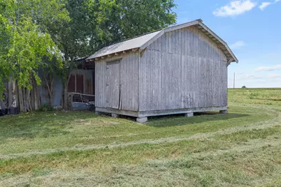 1542 County Road 451, Coupland, TX 78615 - Photo 11