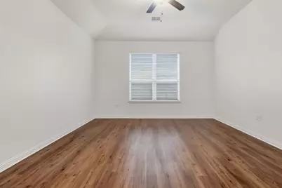 8001 Dampton Lane, Austin, TX 78744 - Photo 13