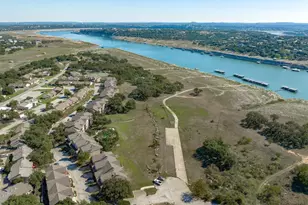 20980 Waterside Dr, Lago Vista, TX 78645 - Photo 3