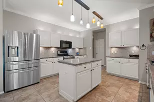 17813 Floribundas Ln, Elgin, TX 78621 - Photo 3