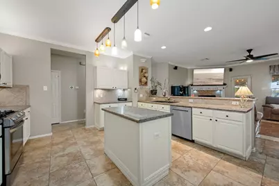 17813 Floribundas Lane, Elgin, TX 78621 - Photo 13