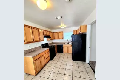 519 W Hutchison Street #C, San Marcos, TX 78666 - Photo 3