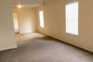 519 W Hutchison St, San Marcos, TX 78666 - Photo 5