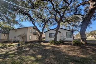 519 W Hutchison St, San Marcos, TX 78666 - Photo 1