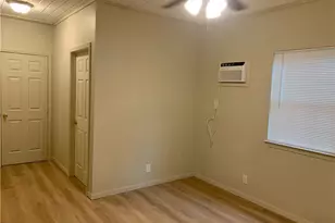 1604 Water St, Bastrop, TX 78602 - Photo 5