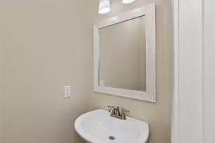 125 Hometown Pkwy, Kyle, TX 78640 - Photo 17