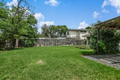 306 Briarwood Trail, Austin, TX 78746 - Photo 19