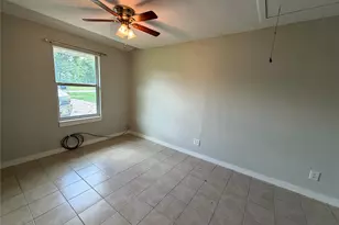 138 San Jacinto St, Bastrop, TX 78602 - Photo 11