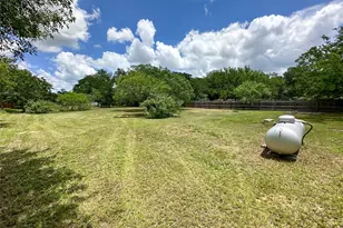 138 San Jacinto St, Bastrop, TX 78602 - Photo 21