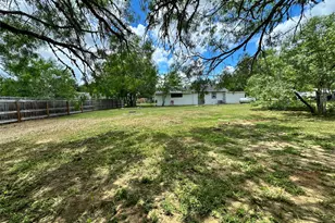 138 San Jacinto St, Bastrop, TX 78602 - Photo 29