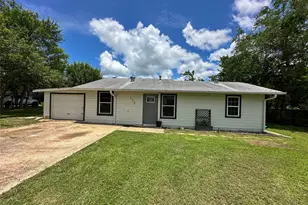 138 San Jacinto St, Bastrop, TX 78602 - Photo 3