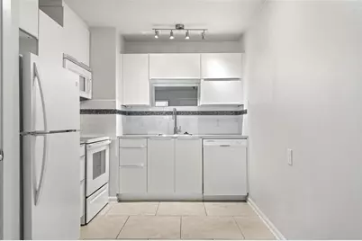 2404 Longview Street #105, Austin, TX 78705 - Photo 11