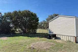 954 Phillip Ln, Liberty Hill, TX 78642 - Photo 15