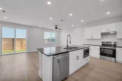 9317 Curious Squirrel Street, Austin, TX 78744 - Photo 5