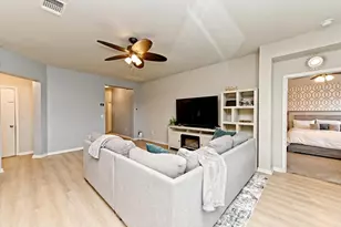 112 Groves Ln, Hutto, TX 78634 - Photo 5