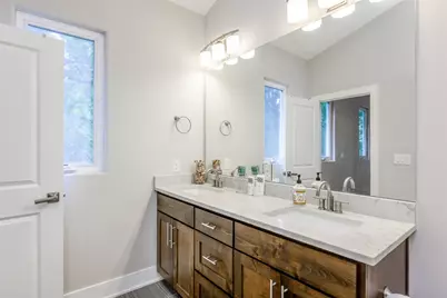 2113 Glendale Place, Austin, TX 78704 - Photo 33
