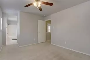 13604 Coomes Dr, Del Valle, TX 78617 - Photo 15