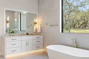 172 Crooked Creek Ct, Johnson City, TX 78636 - Photo 17