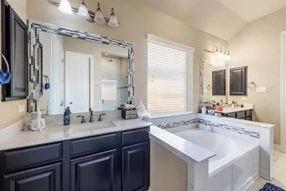 1063 Cedar Glen Drive, New Braunfels, TX 78132 - Photo 17