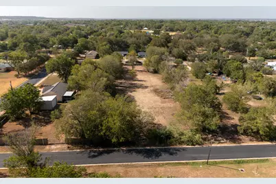 904 Linden Street, Bastrop, TX 78602 - Photo 9